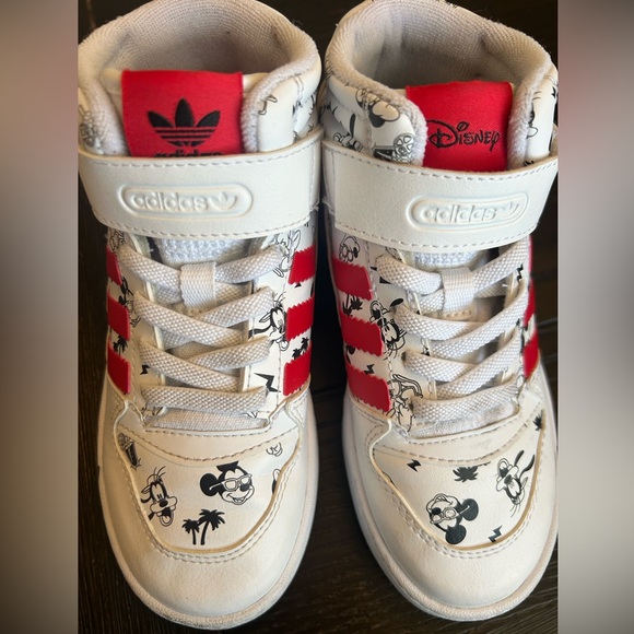 Disney x Addidas Little kids- size 12us - Picture 2 of 7